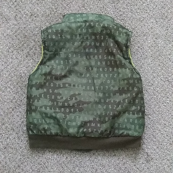 Camo toddler puffer vest - Picture 2 of 3